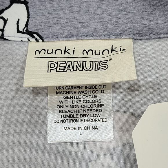 Peanuts Valentines Day Womens Snoopy Gray‎ Pajama Set With Pink Hearts Size L - Picture 8 of 15